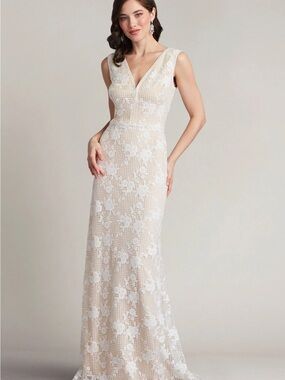 Tadashi Shoji Ivory Lace V-Neck Bridal Gown